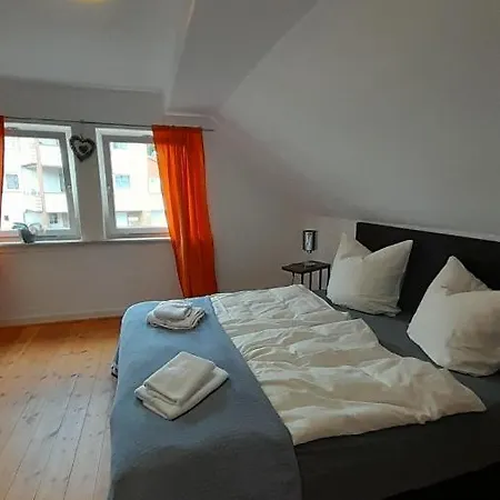 Gemuetliche Ferienwohnung Im Fachwerkhaus, 1 Schlafzimmer, Balkon, Parkplatz -1 *
