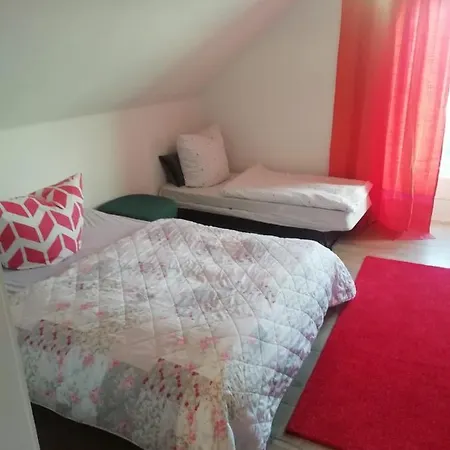 Apartment Gemuetliche Ferienwohnung Im Fachwerkhaus, 1 Schlafzimmer, Balkon, Parkplatz -1 *