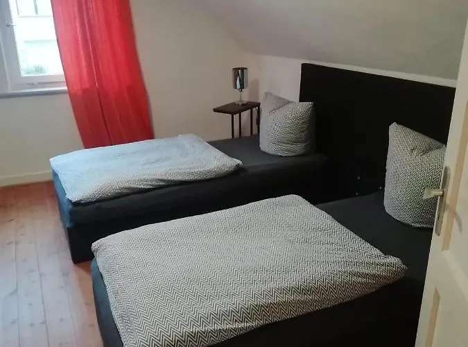 Gemütliche Im Fachwerkhaus, 1 Schlafzimmer, Balkon, Parkplatz -1 Apartamento *